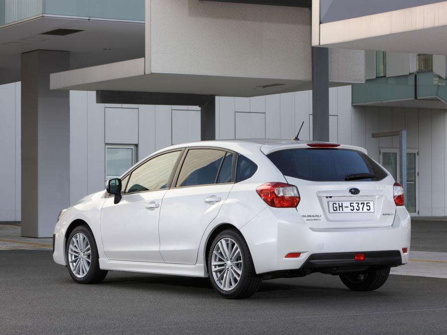  Subaru Impreza Hatchback 2011 года  (фото 13 из 16)